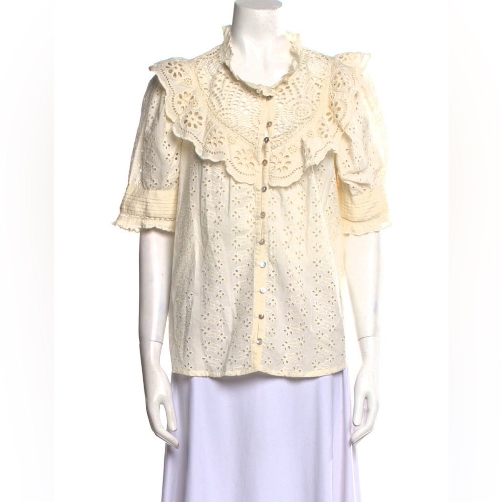 LOVE THE LABEL
Mock Neck Short Sleeve Blouse